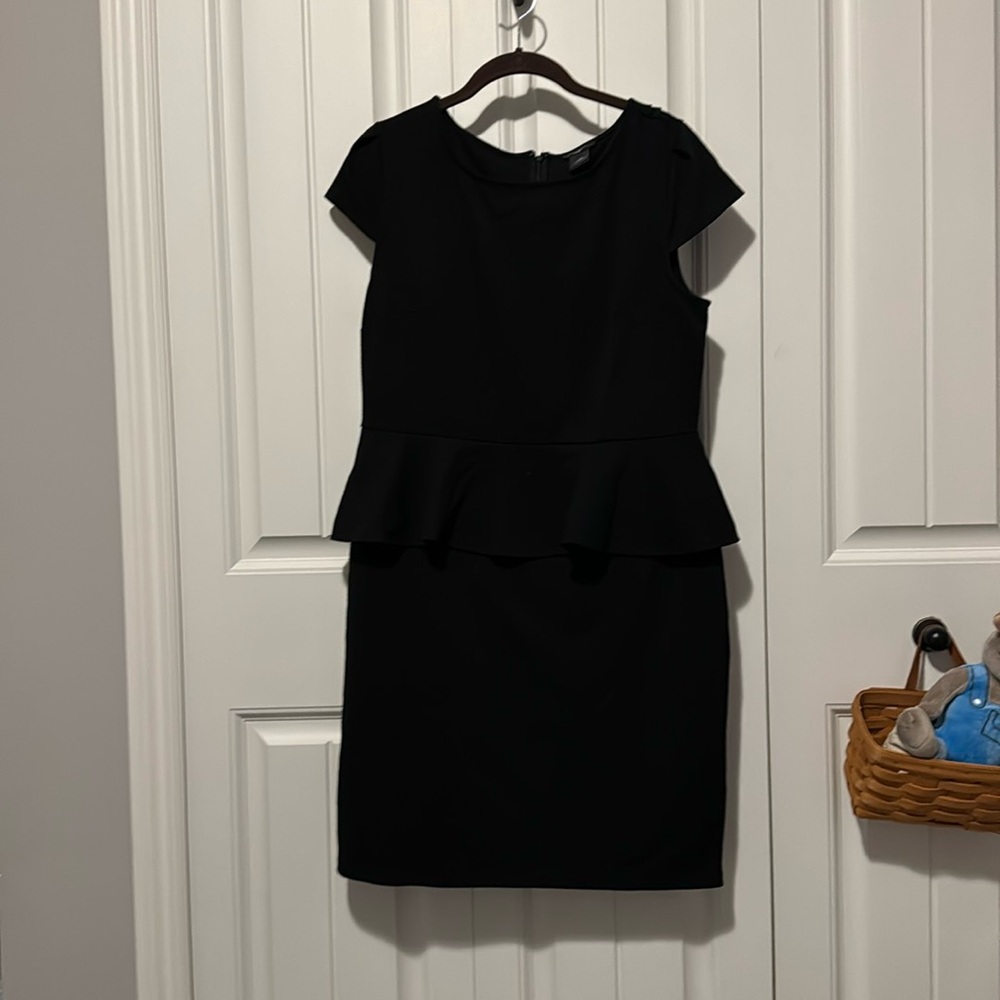 Ann Taylor black shift dress